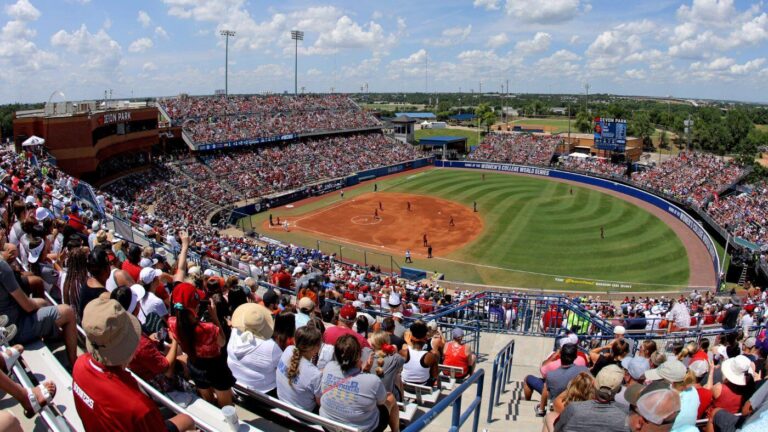 Women's College World Series schedule 2025: Scores, schedule, bracket, TV times for NCAA softball tournament