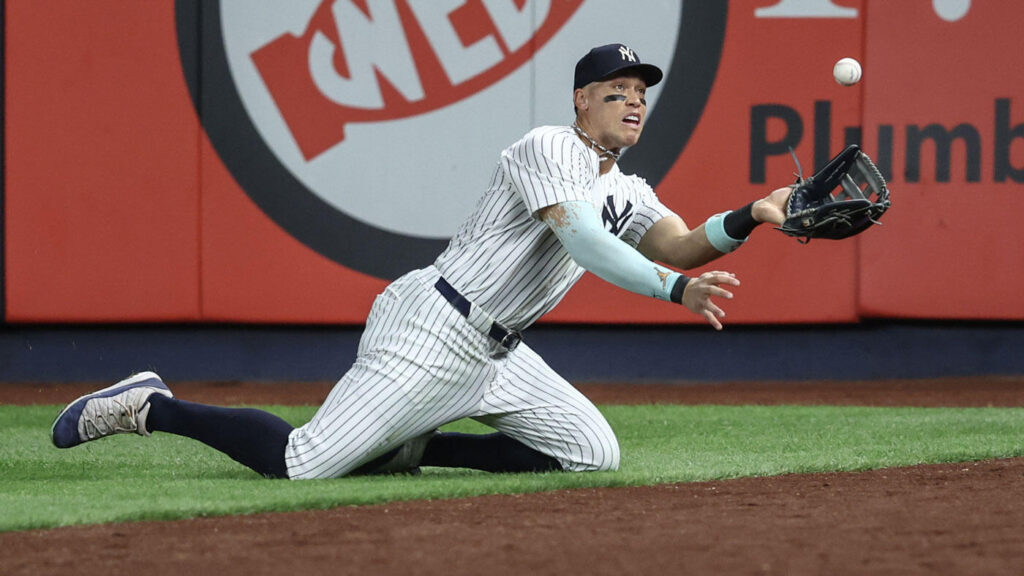 Watch as Aaron Judge makes three highlight defensive plays, including a HR robbery of Pete Crow-Armstrong