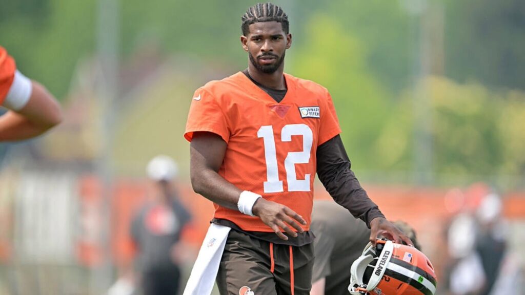 Browns QB Shedeur Sanders, DL Mike Hall Jr. host event for Cleveland community impacted by fire