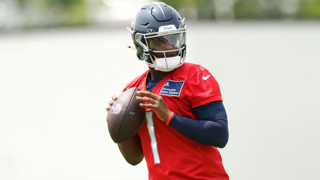 Titans' No. 1 pick Cam Ward doesn't get enough respect or attention, teammate Jeffery Simmons says