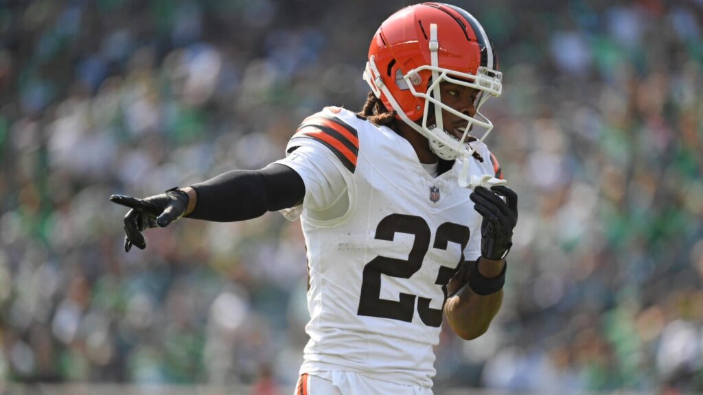 Browns' Martin Emerson Jr. suffers Achilles injury in training camp practice, per report