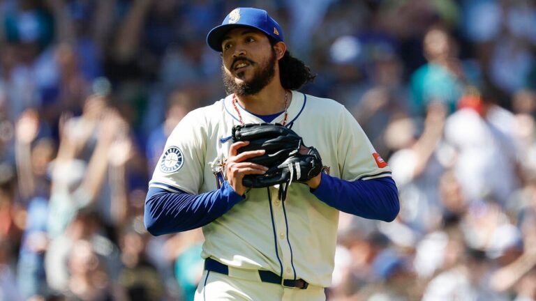 Mariners closer Andrés Muñoz was tipping pitches and Yankees weren't shy in picking it up