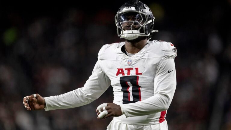 Titans EDGE retiring at age 29, leading to more concerns about Tennessee's pass rush unit