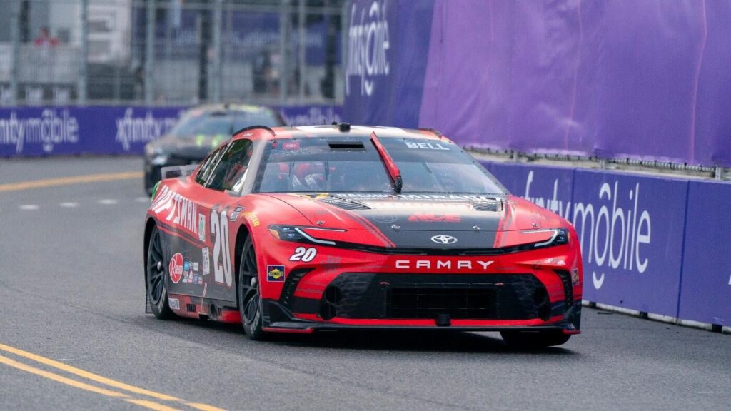 2025 Chicago Street Race NASCAR odds, picks, props: Expert who nailed 17 winners backs 100-1 longshot