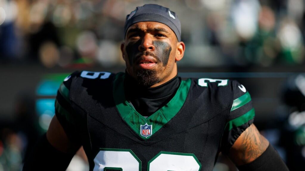 Steelers sign Chuck Clark: Pittsburgh acquires veteran safety, former Raven during Day 2 of training camp