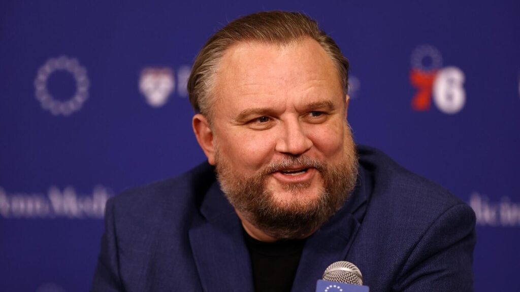 Lakers' 2020 bubble championship 'marked by an asterisk' by people around NBA, says 76ers exec Daryl Morey