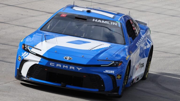 2025 NASCAR Dover odds, EchoPark Automotive 400 picks, props: Expert who nailed 17 winners likes 55-1 longshot