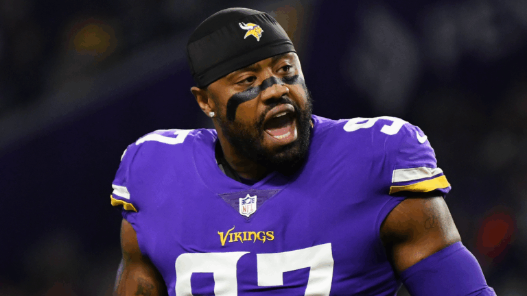 Former NFL defensive star Everson Griffen removed from Delta flight after 'unruly behavior'