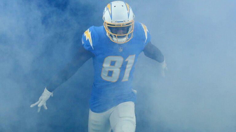 Chargers WR Mike Williams starts training camp on PUP list, RB Najee Harris does not after fireworks injury