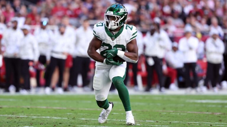 Jets' Breece Hall shuts down rebuilding talk: 'We're trying to win now'