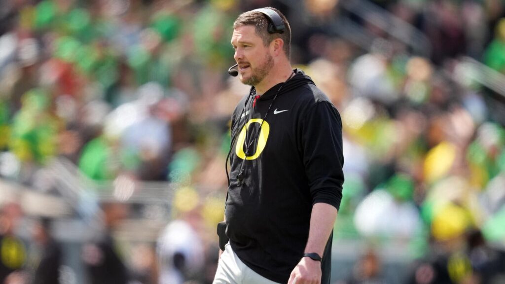 Oregon's Dan Lanning seeks College Football Playoff schedule changes, favors Jan. 1 national championship