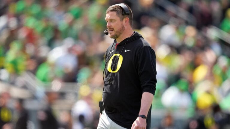 Oregon's Dan Lanning seeks College Football Playoff schedule changes, favors Jan. 1 national championship