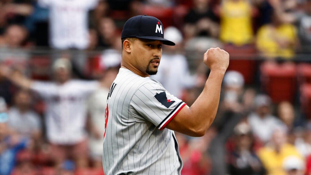 Mets, Phillies bolster bullpens ahead of MLB trade deadline; Dolphins defense in flux with Kader Kohou injury