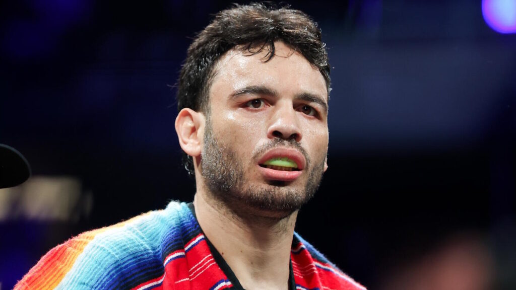 Julio Cesar Chavez Jr. arrested by ICE, facing deportation: Mexican boxer accused of cartel involvement
