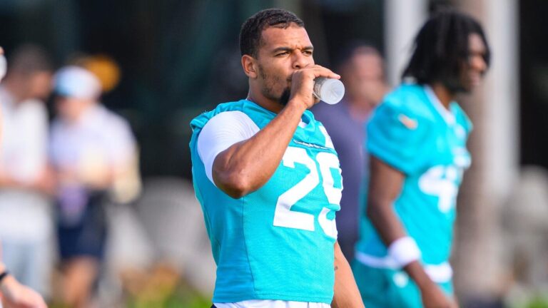 Minkah Fitzpatrick, Dolphins agree to revised contract, veteran safety receives $16.2 million guaranteed