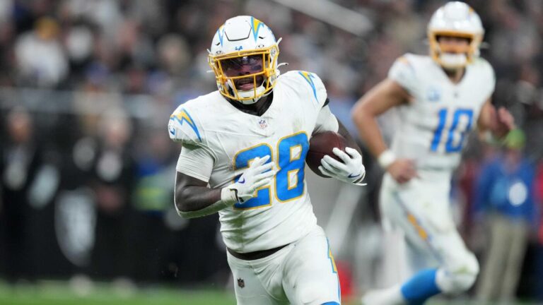 2025 NFL Hall of Fame Game prediction, odds, props, bets: Free Chargers vs. Lions picks for Thursday, July 31