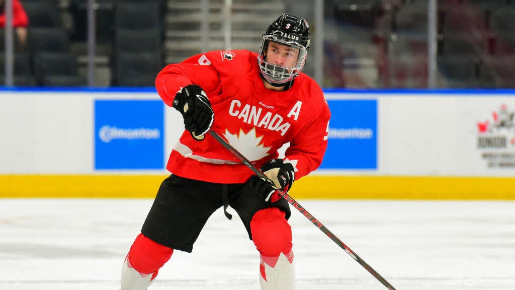 Gavin McKenna, projected No. 1 pick in 2026 NHL Draft, commits to play at Penn State in 2025-26, per report