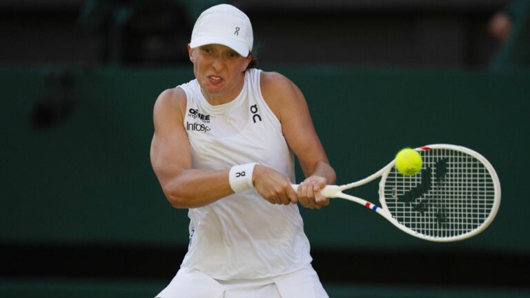 Swiatek vs. Anisimova odds, prediction, props, time: Expert reveals free 2025 Wimbledon women's final picks