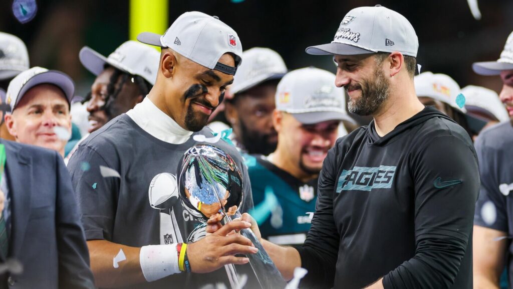 Eagles coach Nick Sirianni dismisses criticism of Jalen Hurts as just a 'game manager'