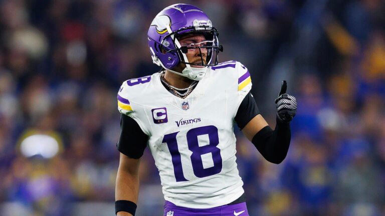 How Vikings WR Justin Jefferson is mentoring QB J.J. McCarthy to be 'as confident as I am' in 2025