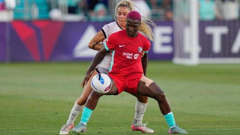 NWSL midseason check in: Golden Boot and MVP frontrunner clear as day; Former USWNT coach making noise