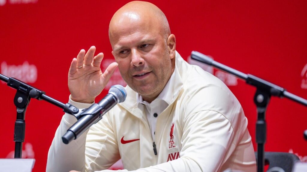 How does Liverpool's Arne Slot incorporate Florian Wirtz, Hugo Ekitike and other new faces into squad?