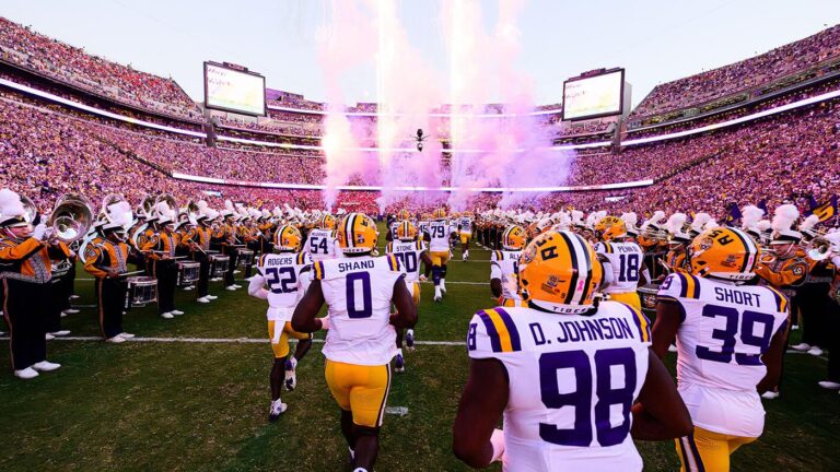 New NIL guidance from College Sports Commission softens stance on collective payments to athletes