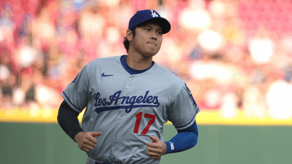 Shohei Ohtani injury: Dodgers ace leaves game early with trainer after throwing six straight balls