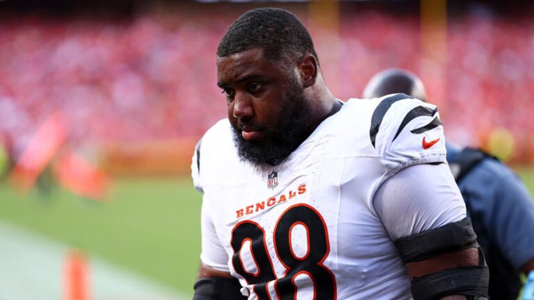 Texans' Sheldon Rankins details frightening bout with meningitis, shingles during 2024 season