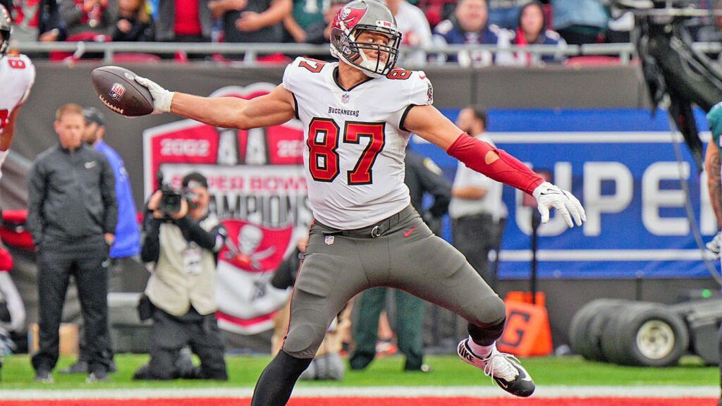 Darren Waller traded to Dolphins: Ex-Pro Bowler joins short list of retired tight ends who returned to NFL