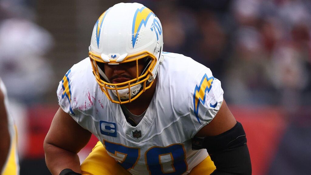 Chargers make LT Rashawn Slater NFL's highest-paid offensive lineman with $114 million extension