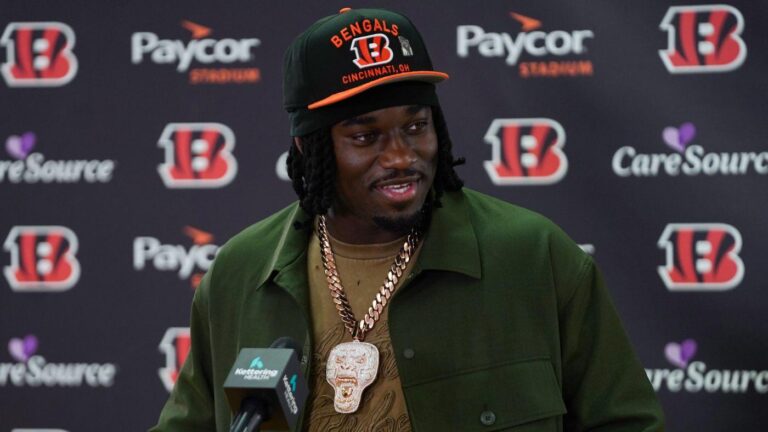 Texas A&M's Mike Elko denies Shemar Stewart is eyeing college return amid Bengals contract dispute