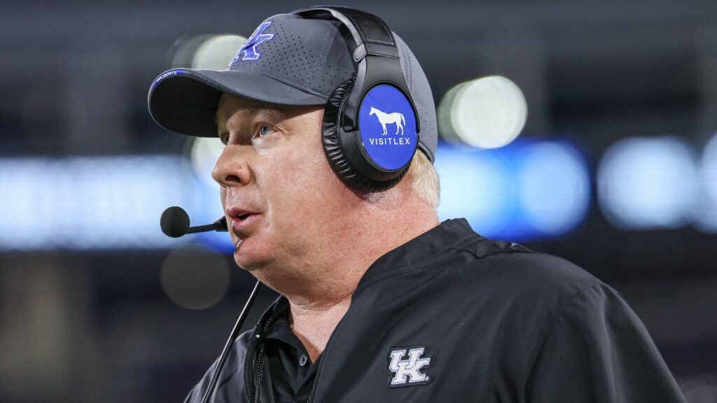 Kentucky's Mark Stoops, SEC's longest-tenured coach, candid about challenges in Year 13: 'This s---'s hard'