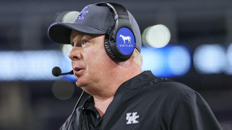 Kentucky's Mark Stoops, SEC's longest-tenured coach, candid about challenges in Year 13: 'This s---'s hard'