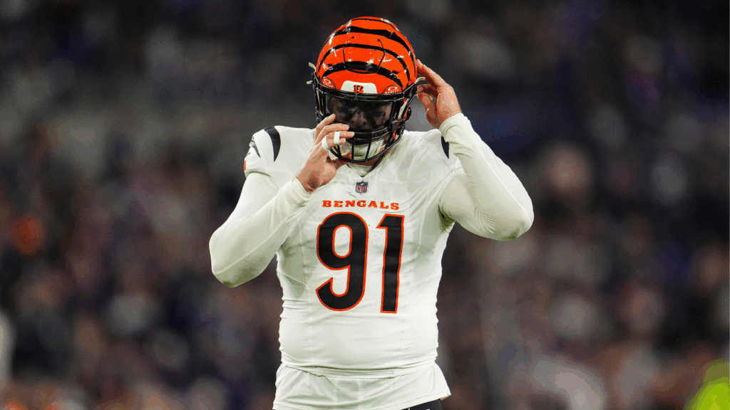 Bengals' Trey Hendrickson reportedly plans to end holdout, report to camp despite ongoing contract dispute