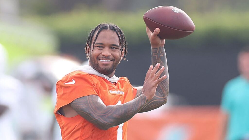 Dolphins' Tua Tagovailoa says he would 'definitely love to get some preseason snaps in' despite injury risk