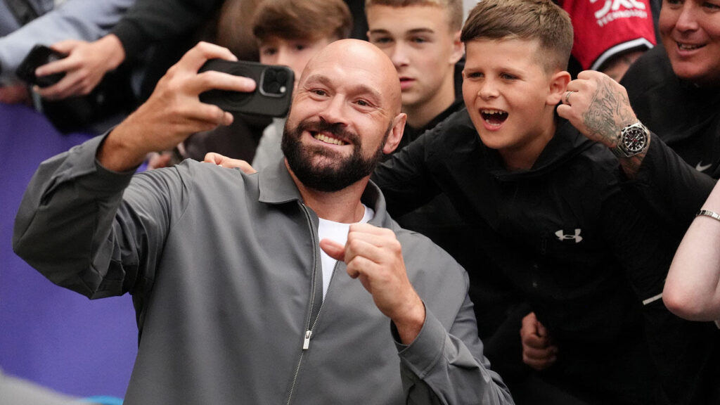 Boxing news, rumors: Tyson Fury announces trilogy with Oleksandr Usyk; David Benavidez vs Anthony Yarde set