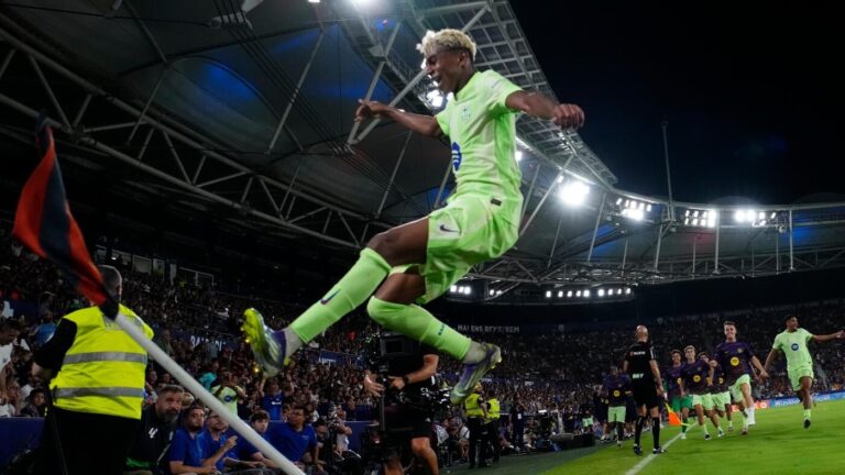 Barcelona storm back from 2-0 deficit, beat Levante in thriller with Lamine Yamal delivering devastating cross