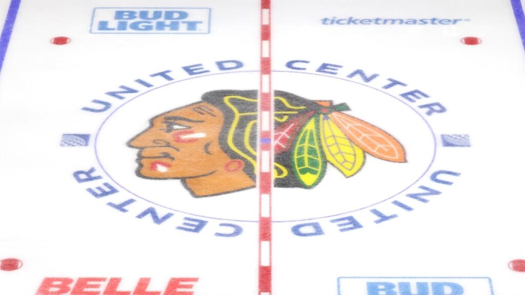 Former Blackhawks employee suing team for alleged discrimination, retaliation, per report