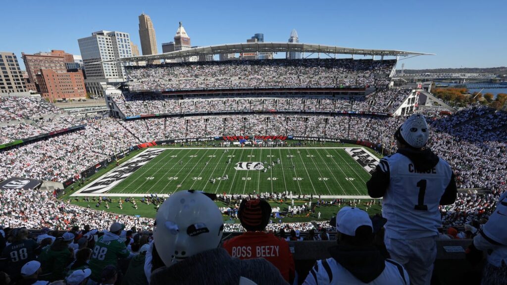 Cincinnati Bengals finalize 11-year lease extension to remain at Paycor Stadium, per report