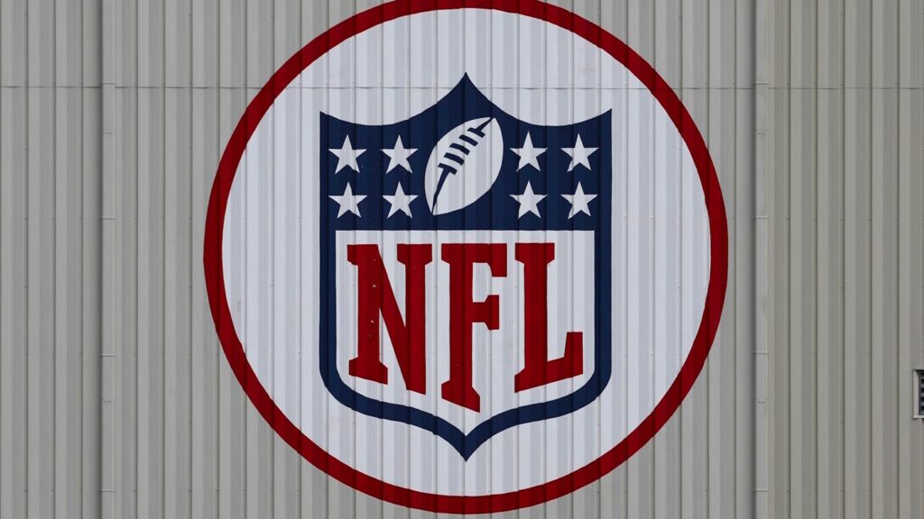 NFL issues ban on ammonia inhalers, smelling salts during games due to negative side effects