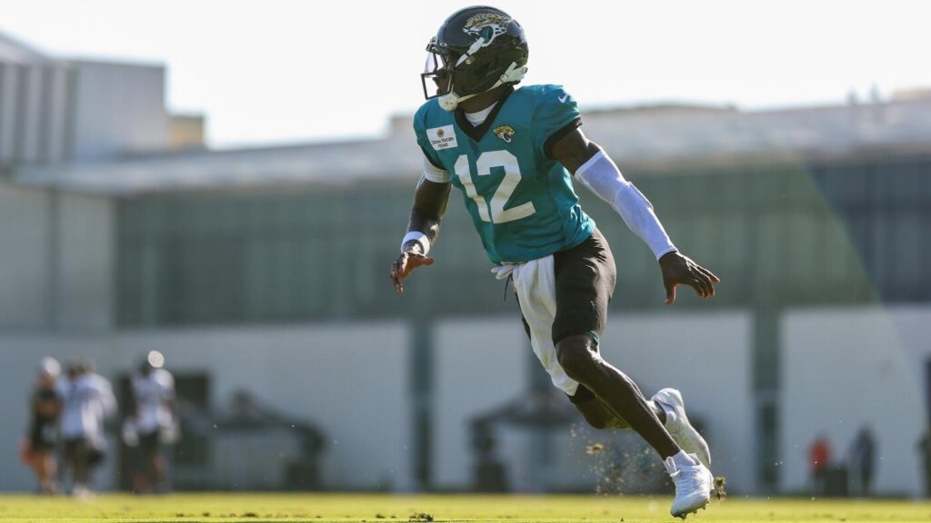 Davante Adams skeptical of Travis Hunter playing both ways: 'You gotta tackle Derrick Henry with that frame'