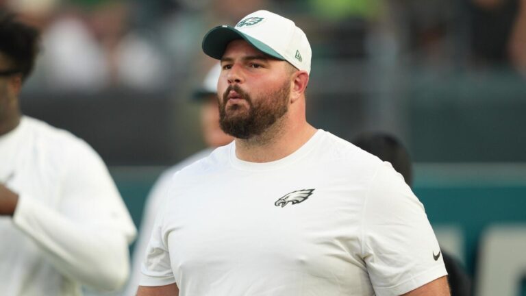 WATCH: Landon Dickerson provides post-practice beers to Eagles, Browns offensive linemen