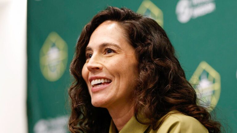 LOOK: Sue Bird becomes first WNBA player honored with statue, commemorating illustrious Storm career