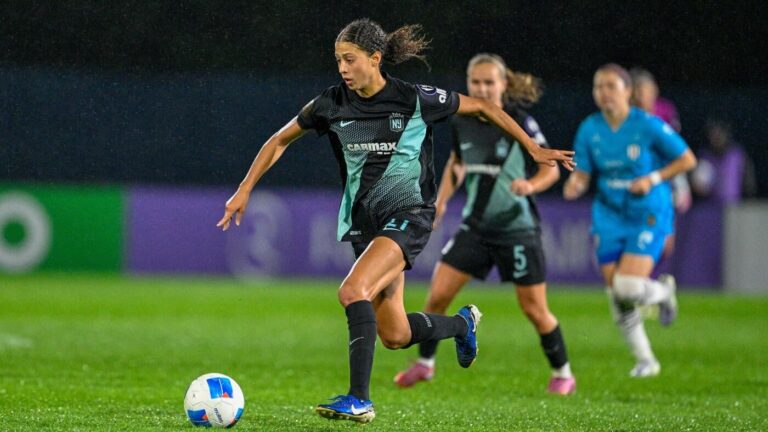 Gotham FC's first official game in New York City captures Big Apple's and Concacaf's beautiful chaos