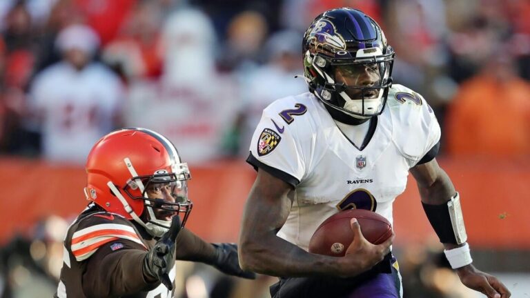 Browns sign former Pro Bowl quarterback amid injuries to Kenny Pickett, Shedeur Sanders, Dillon Gabriel