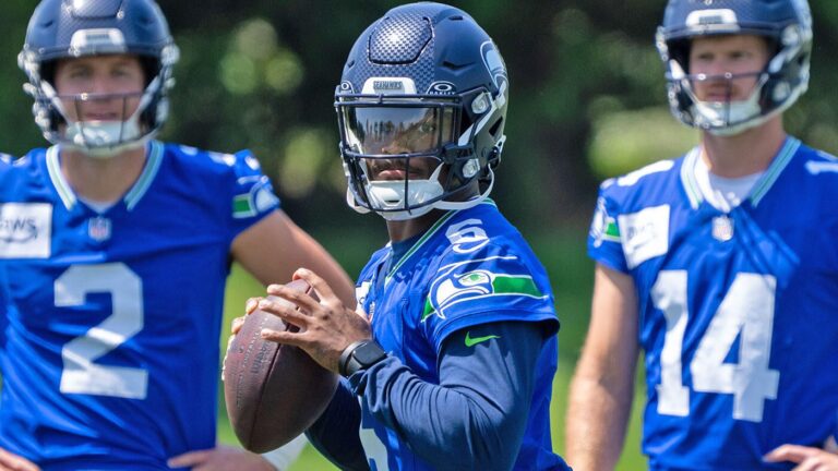 Seahawks vs. Chiefs odds, predictions, time: Expert who's 25-12 gives free 2025 NFL preseason picks for Friday