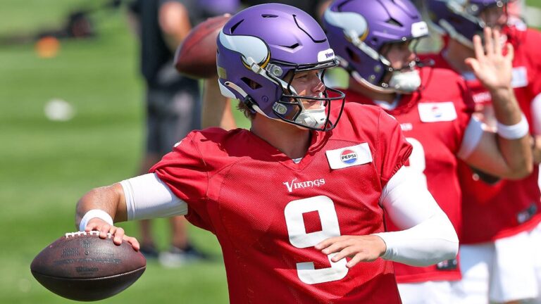 Patriots-Vikings joint practice takeaways: J.J. McCarthy slings it; Drake Maye under duress vs. Brian Flores