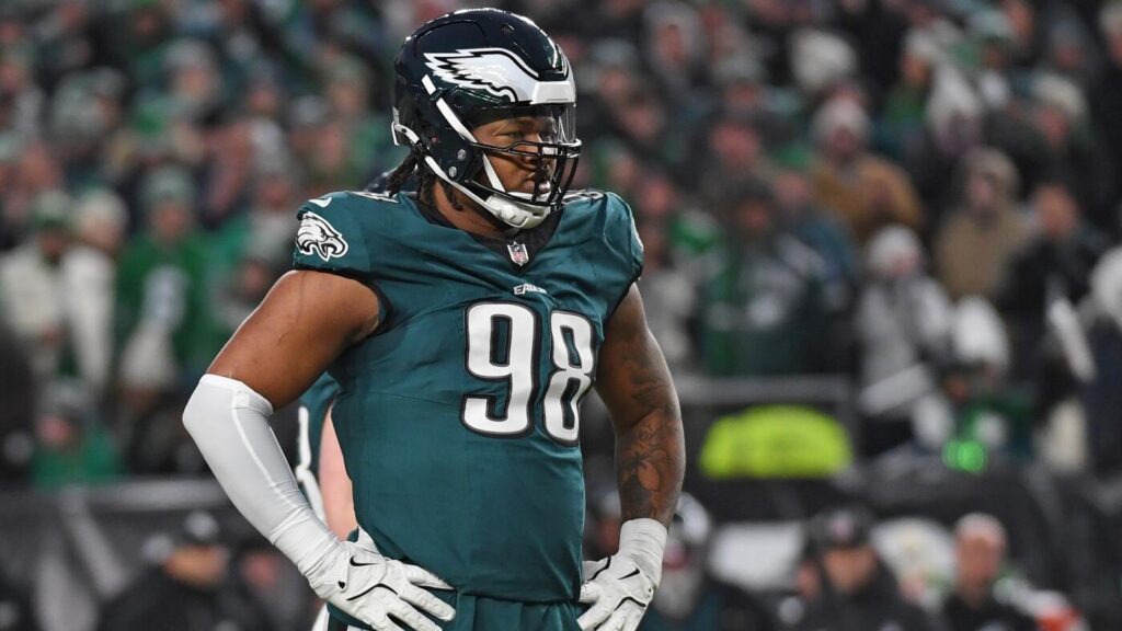 2025 NFL Futures bets, defense predictions, player props: Picks for Malaki Starks, Jalen Carter, Maxx Crosby