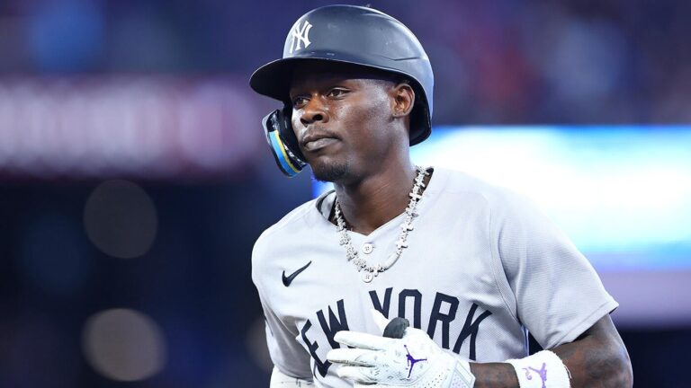 WATCH: Yankees' Jazz Chisholm Jr. gets doubled off first base on pop up to second base vs. Marlins